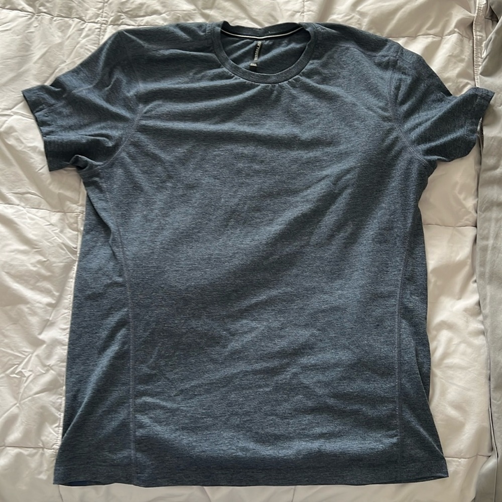 Ten Thousand Men's Durable Shirt L Workout Gym Training Athletic